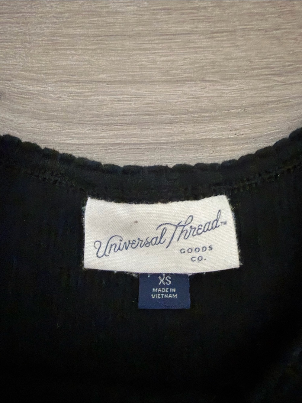 Universal Thread Black Ribbed Crewneck Tee - Picture 4 of 6
